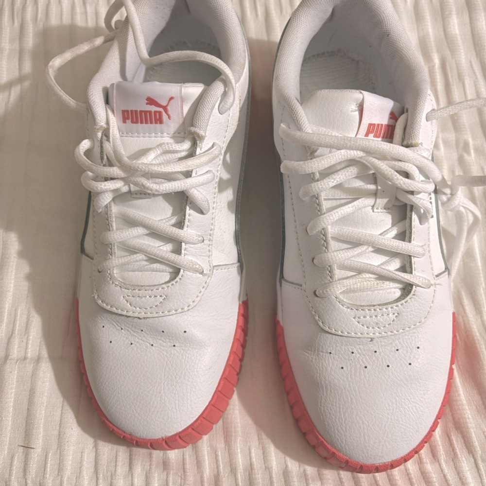 Puma White Sneakers Classic Minimalist Design